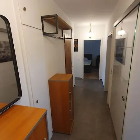 アパート Gemuetliche 3-zimmer-wohnung Mit Tg-stellplatz - Top-lage In