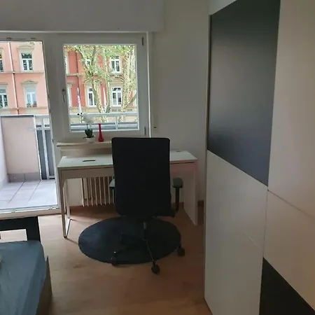 Gemuetliche 3-zimmer-wohnung Mit Tg-stellplatz - Top-lage In
