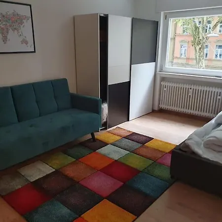 Daire Gemuetliche 3-zimmer-wohnung Mit Tg-stellplatz - Top-lage In Karlsruhe